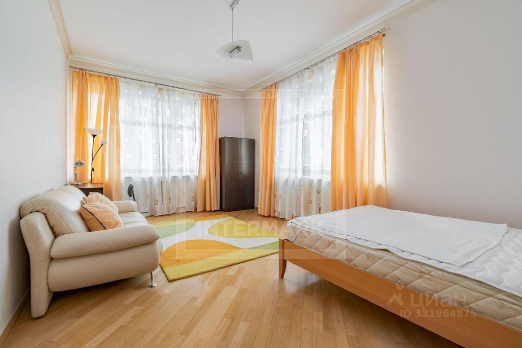 m. Smolenskaya: Apartment, 3-rooms
