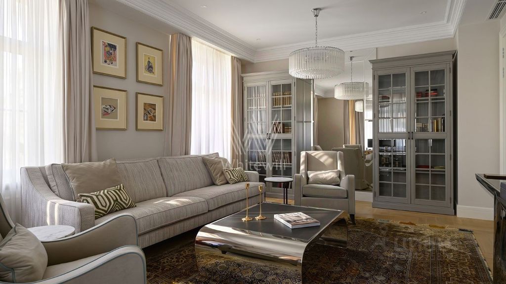m. Barrikadnaya: Apartment, 4-rooms