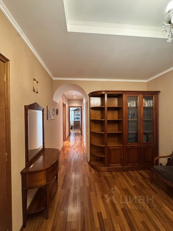 m. Tsvetnoy bulvar: Apartment, 2-rooms