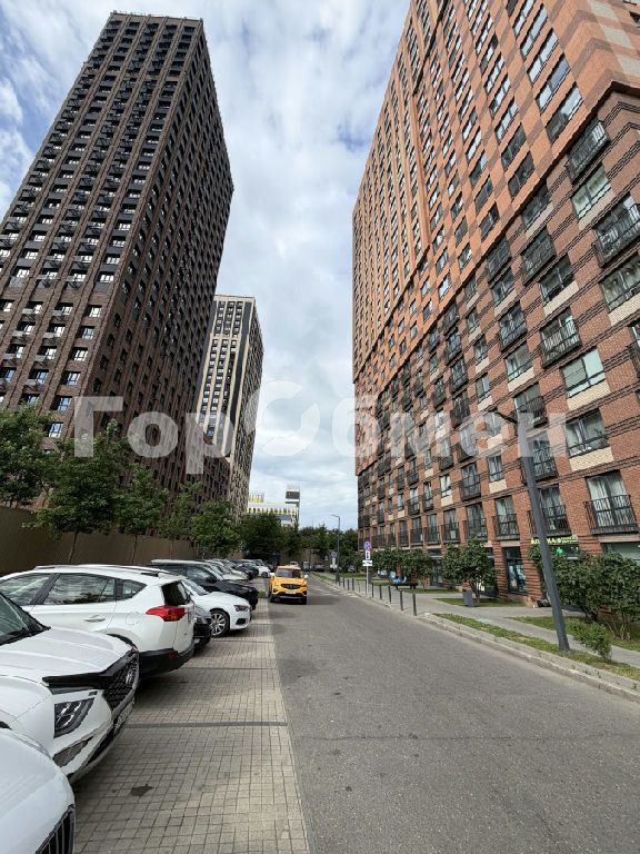 m. Annino: Apartment, 3-rooms