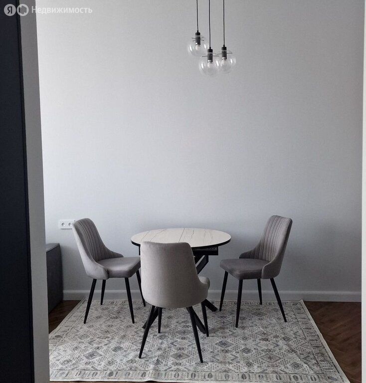 m. ZIL: Apartment, 2-rooms