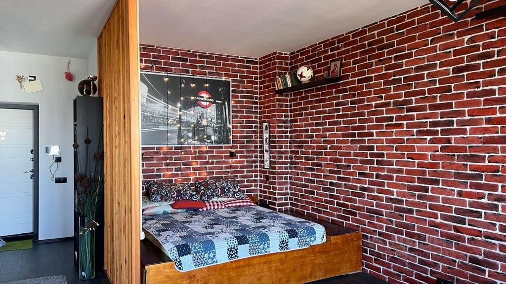 m. ZIL: Apartment, studio