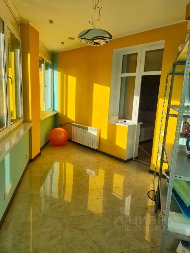 m. Baumanskaya: Apartment, 3-rooms