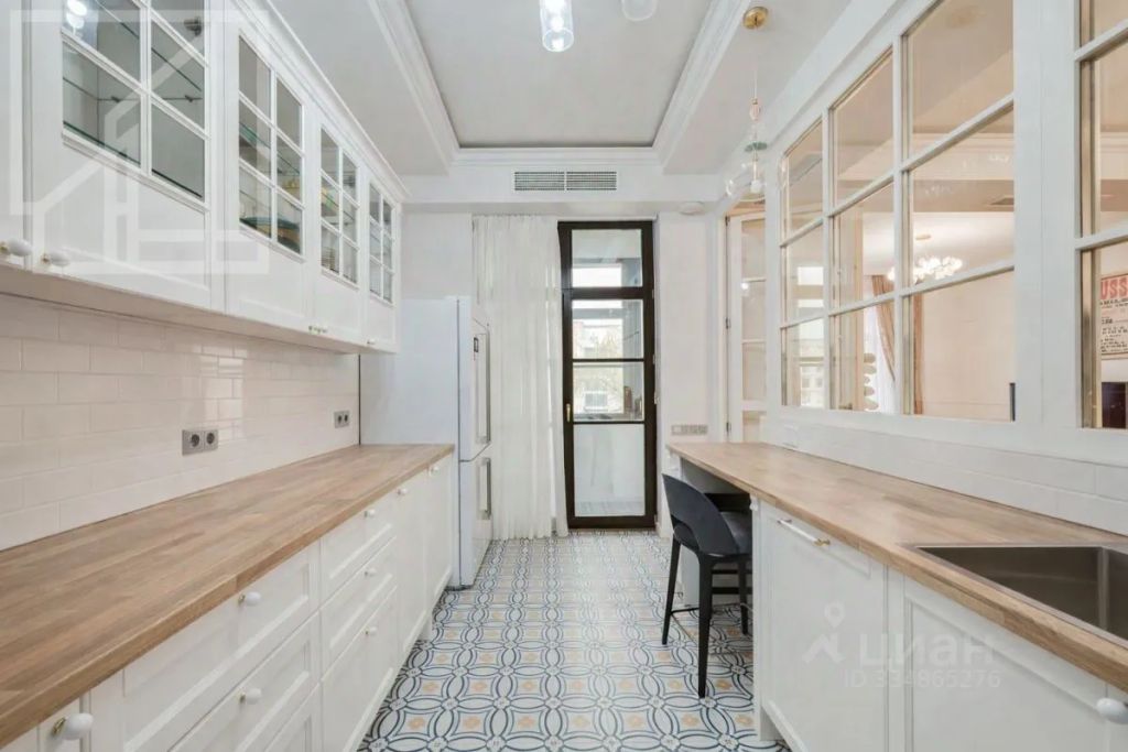 m. Novoslobodskaya: Apartment, 5-rooms