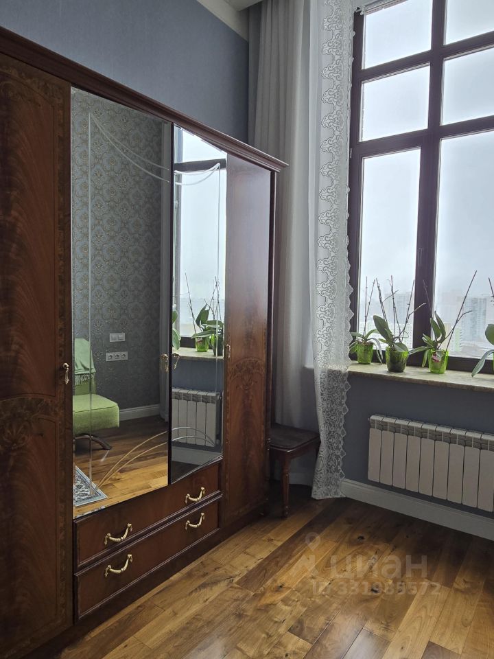 m. Molodezhnaya: Apartment, 3-rooms