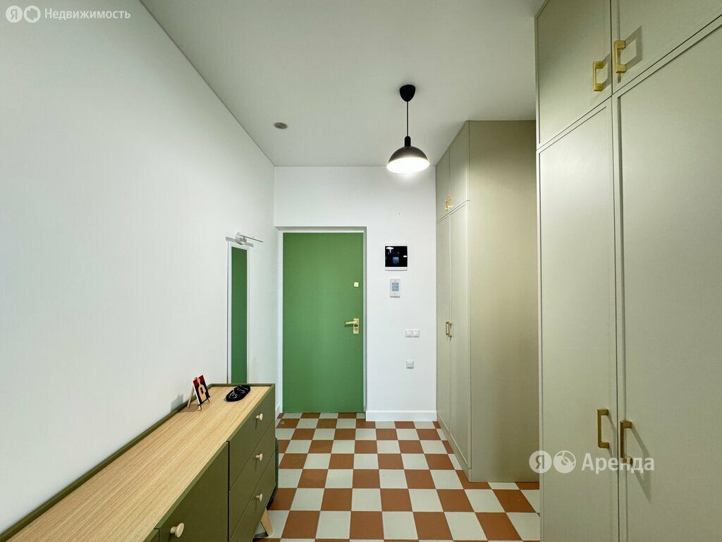 m. Dubrovka: Apartment, studio