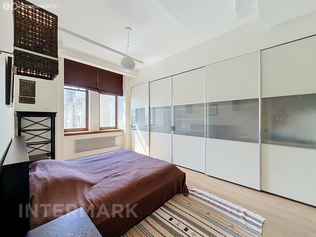 m. Barrikadnaya: Apartment, 4-rooms