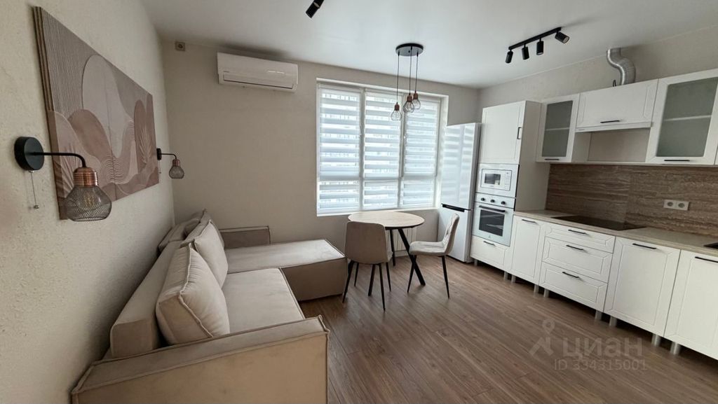 m. Lukhmanovskaya: Apartment, 2-rooms