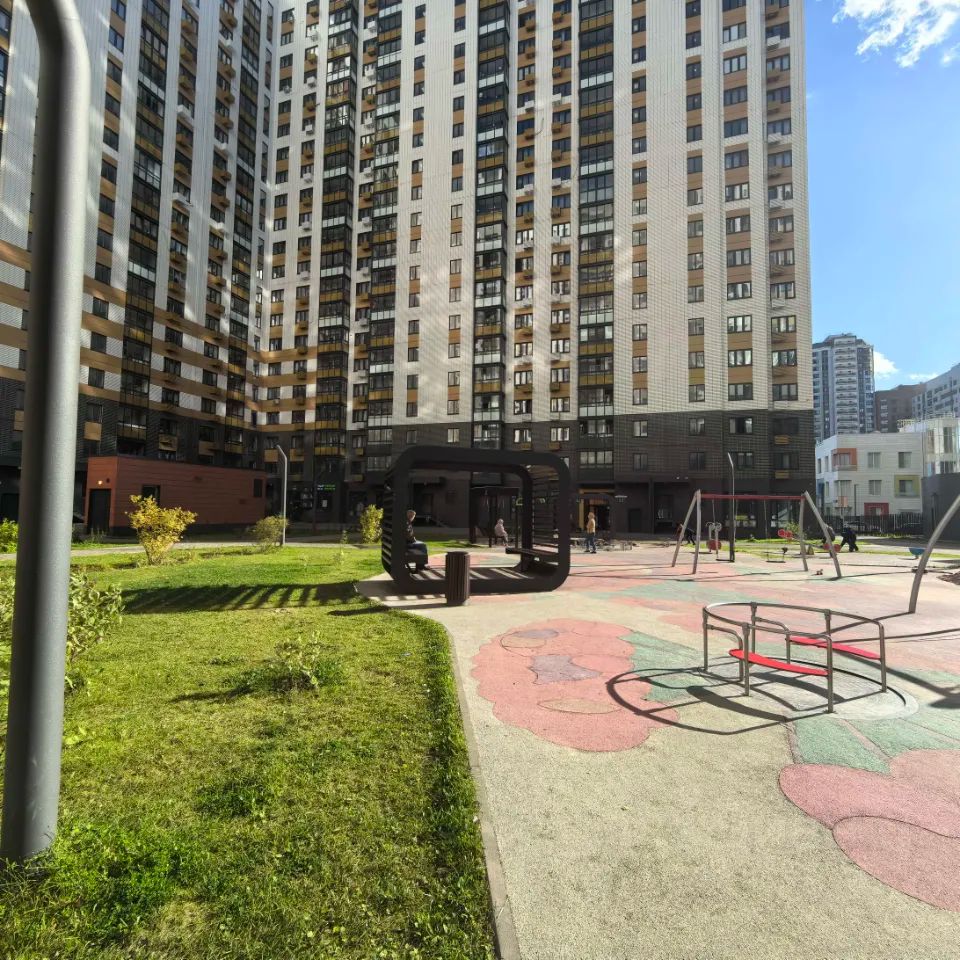 m. Bulvar Dmitriya Donskogo: Apartment, 2-rooms