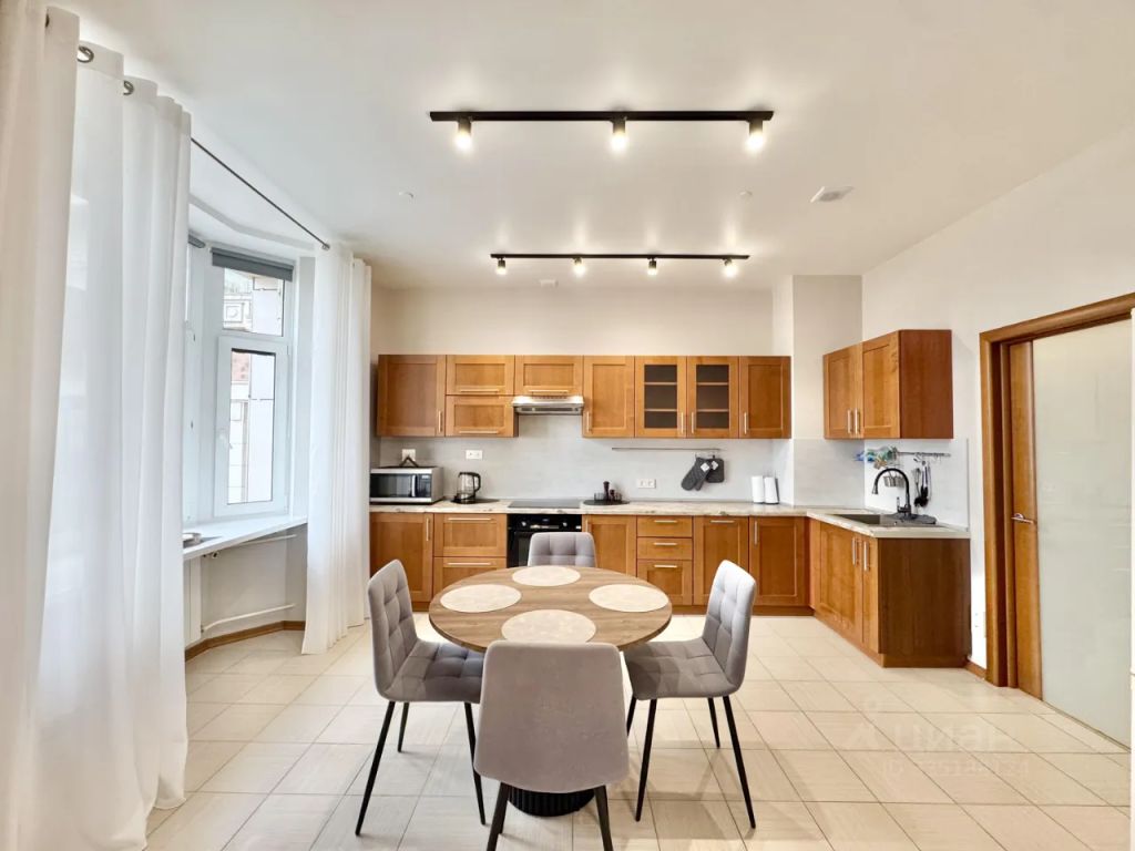 m. Aeroport: Apartment, 3-rooms