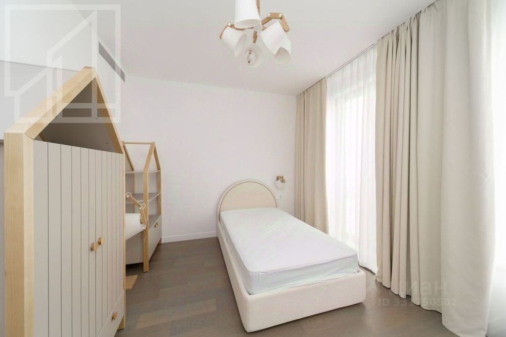 m. Ulitsa 1905 goda: Apartment, 4-rooms