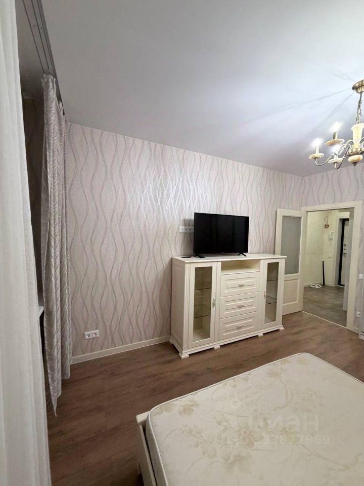 m. ZIL: Apartment, 1-rooms