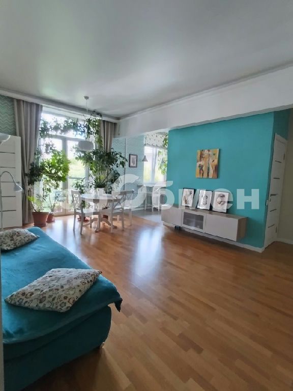 m. Oktyabrskoe pole: Apartment, 2-rooms