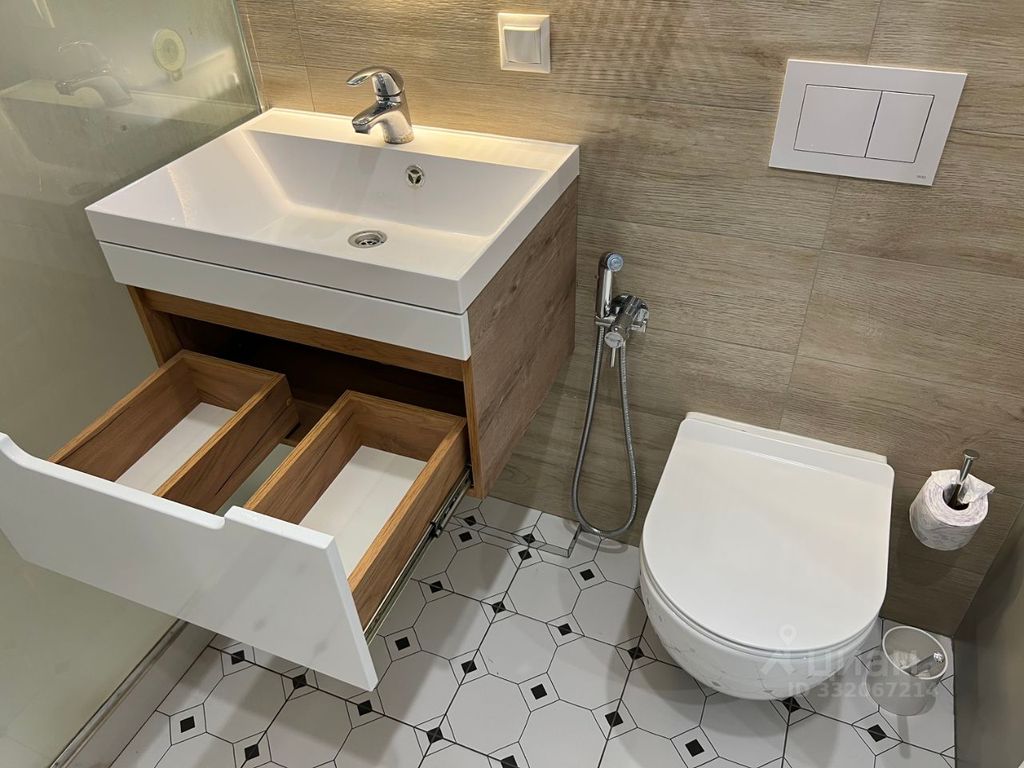 m. ZIL: Apartment, 2-rooms