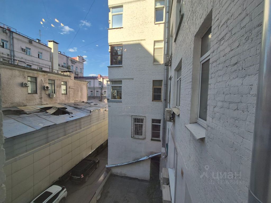 m. Teatralnaya: Apartment, 2-rooms