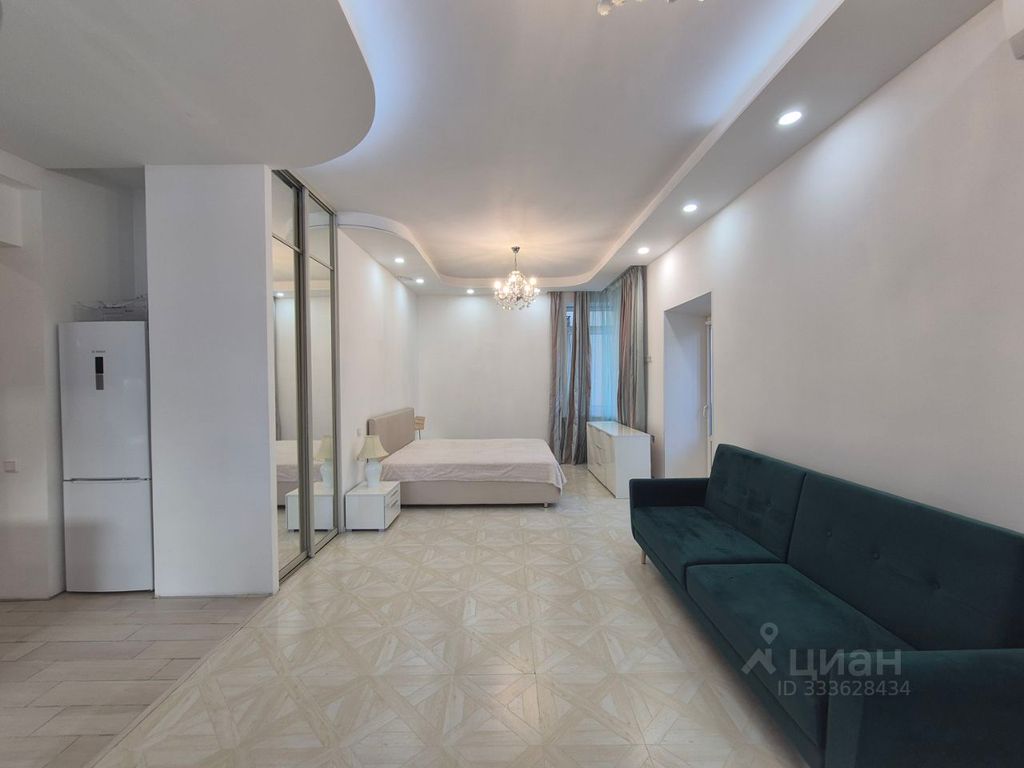 m. Teatralnaya: Apartment, 2-rooms