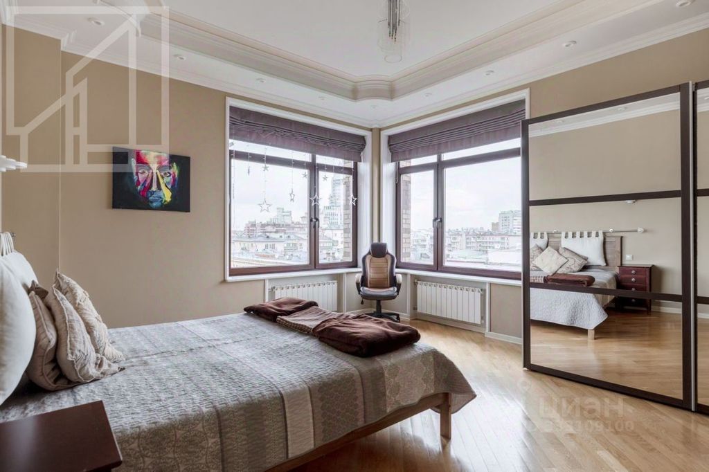 m. Mayakovskaya: Apartment, 4-rooms