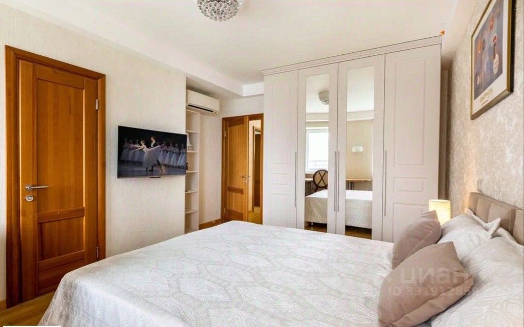 m. Minskaya: Apartment, 6-rooms