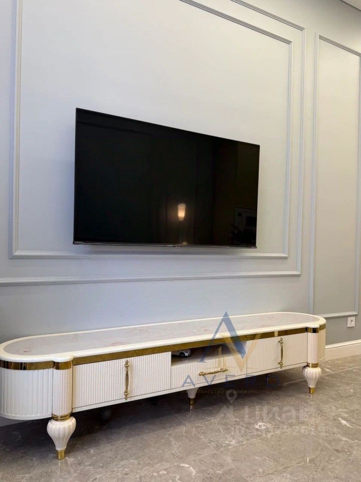 m. ZIL: Apartment, 2-rooms