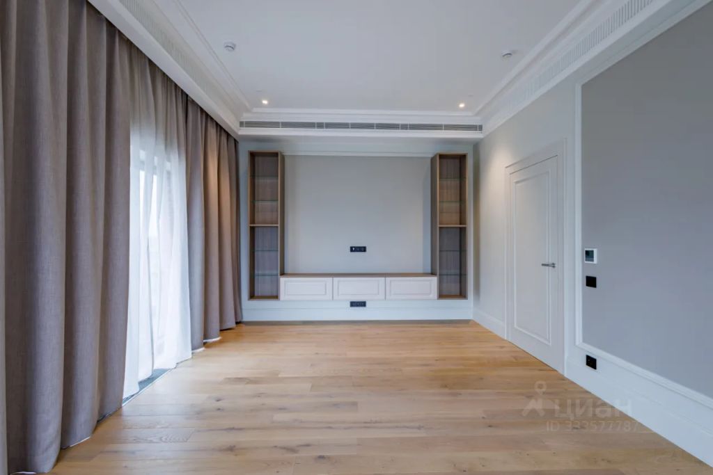 m. Krasnye vorota: Apartment, 4-rooms
