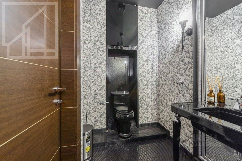 m. Kropotkinskaya: Apartment, 4-rooms