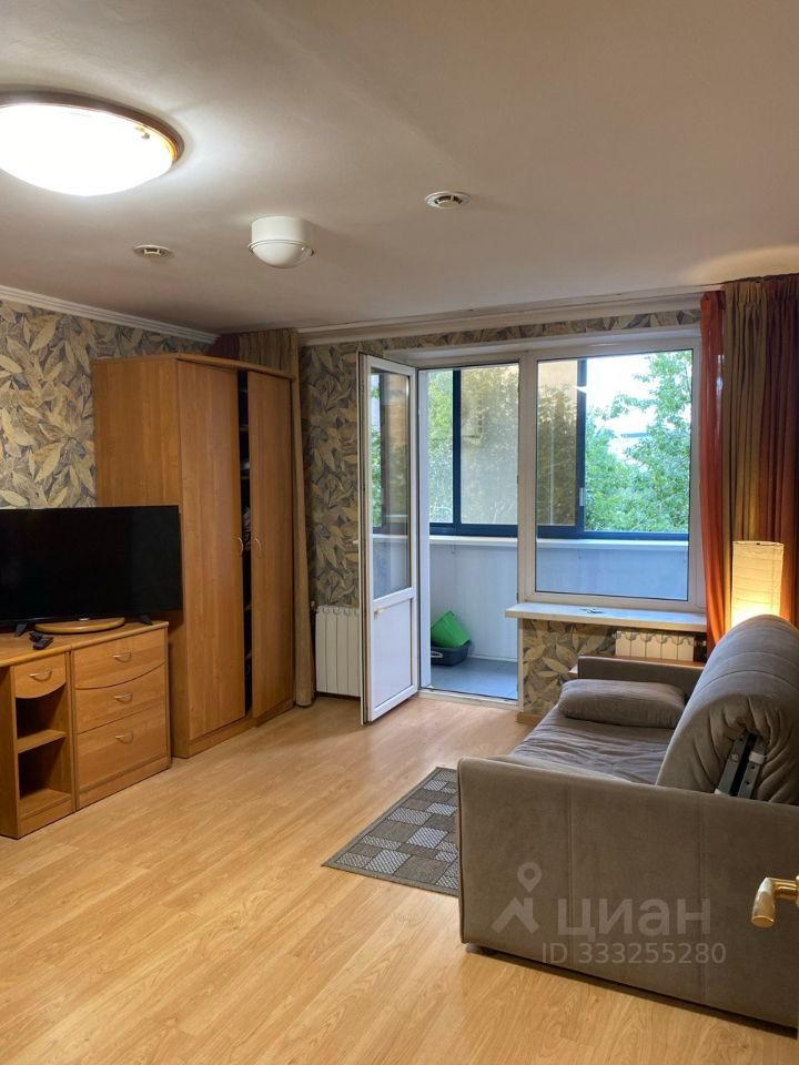 m. Ploschad trekh vokzalov: Apartment, 1-rooms