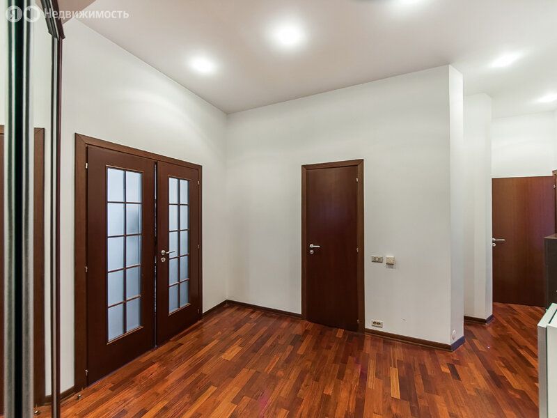 m. Polyanka: Apartment, 3-rooms