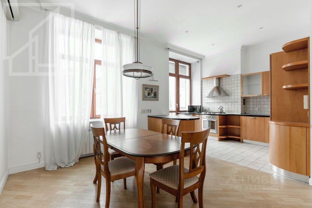m. Mayakovskaya: Apartment, 3-rooms
