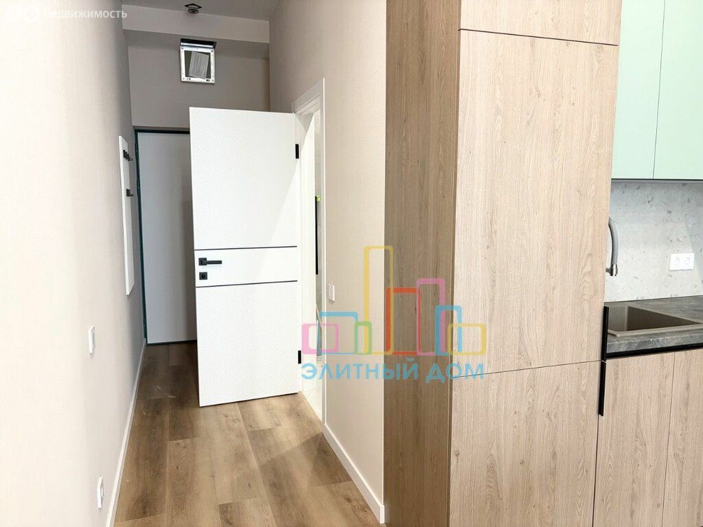 m. ZIL: Apartment, 2-rooms