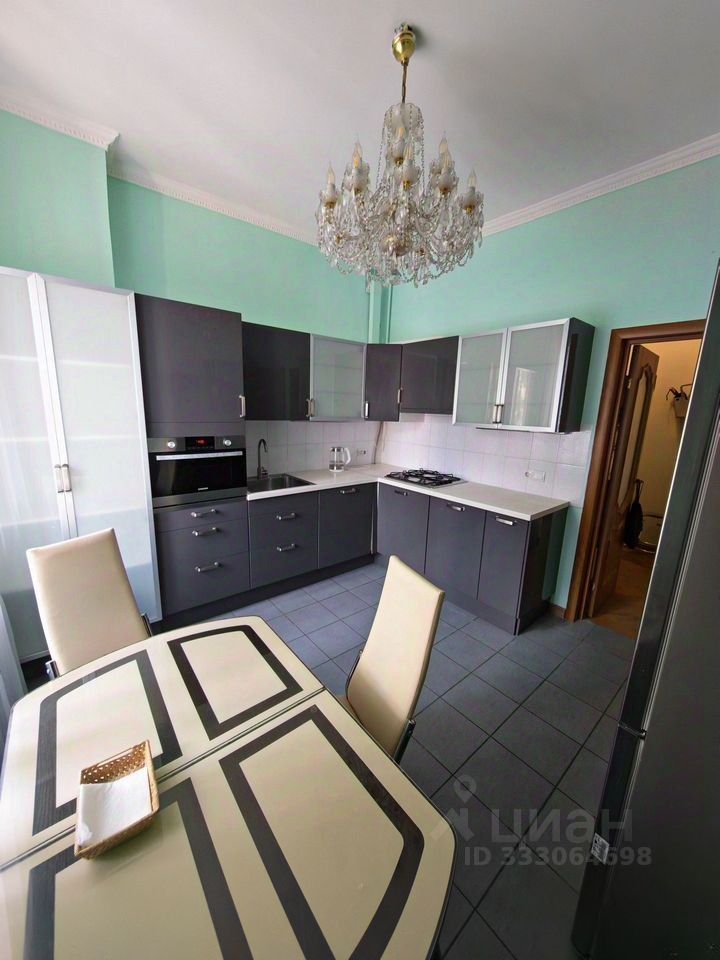 m. Barrikadnaya: Apartment, 3-rooms