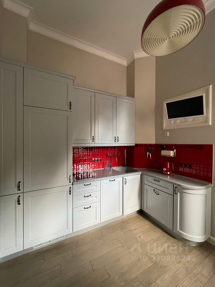 m. Mayakovskaya: Apartment, 2-rooms