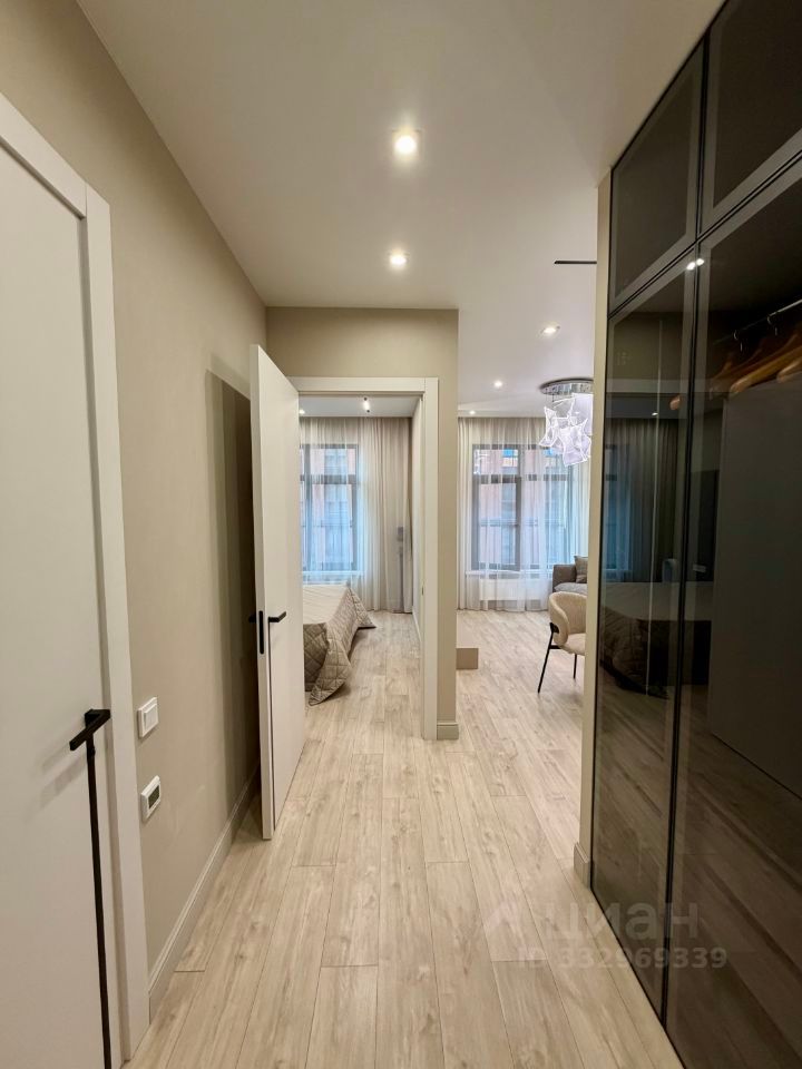 m. ZIL: Apartment, 1-rooms