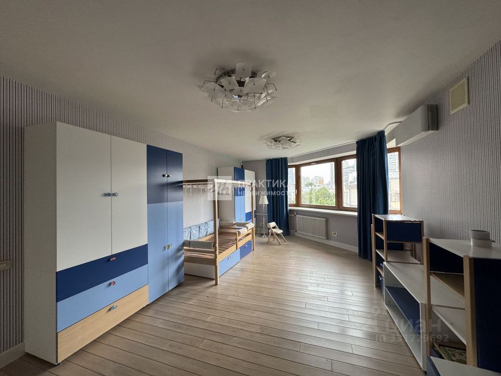 m. Ulitsa 1905 goda: Apartment, 3-rooms