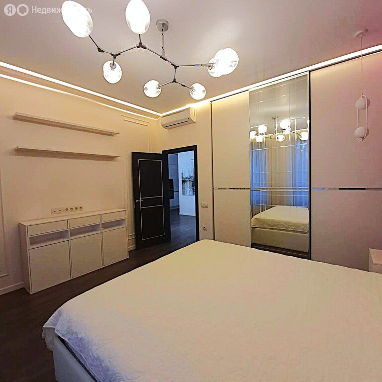 m. Molodezhnaya: Apartment, 2-rooms