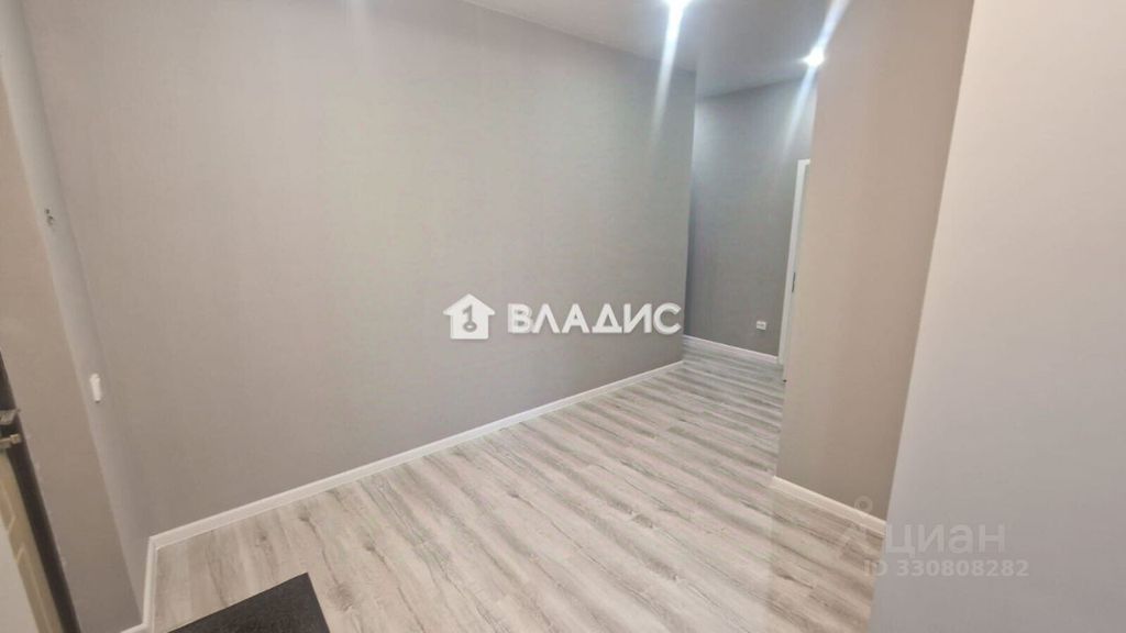 m. Solnechnaya: Apartment, 3-rooms