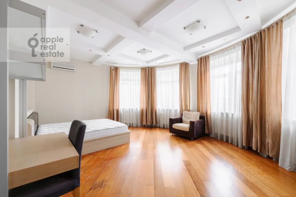 m. Mayakovskaya: Apartment, 3-rooms