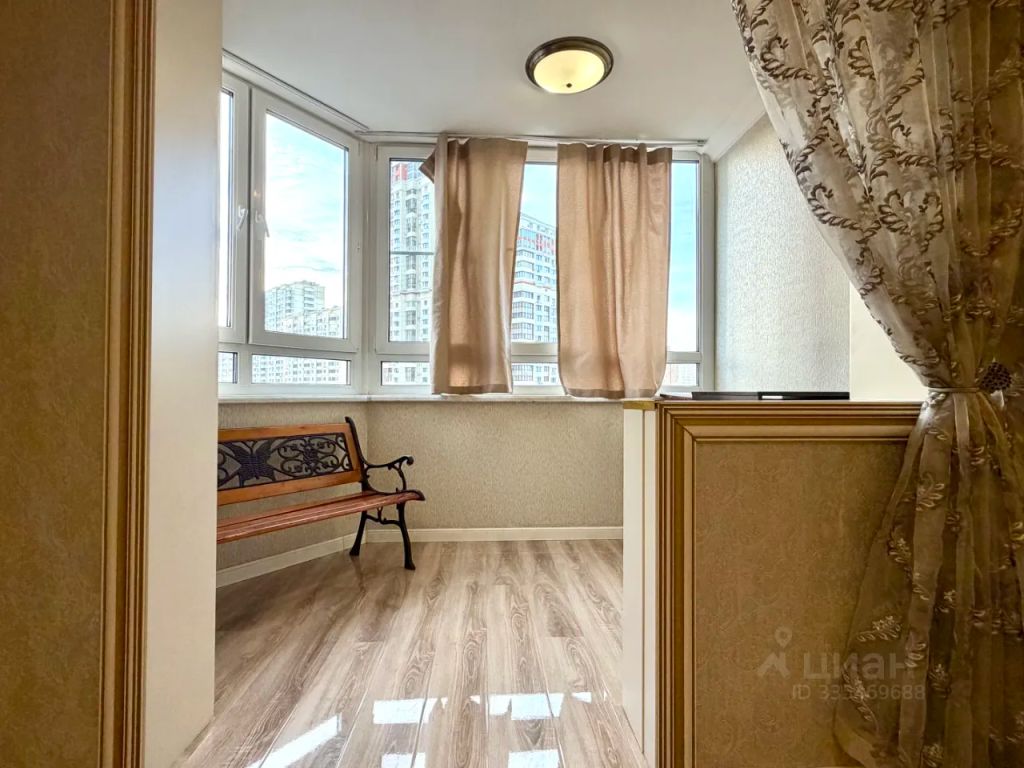 m. Myakinino: Apartment, 3-rooms