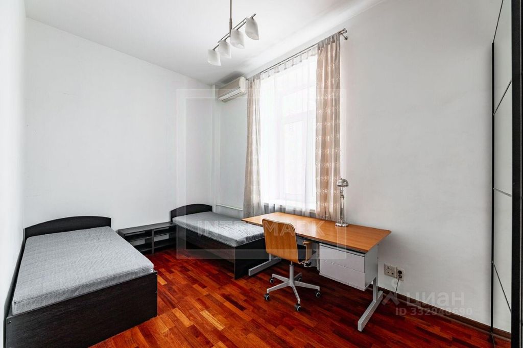 m. Polyanka: Apartment, 3-rooms