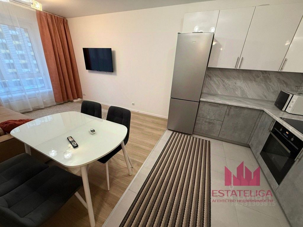 m. Lukhmanovskaya: Apartment, 2-rooms