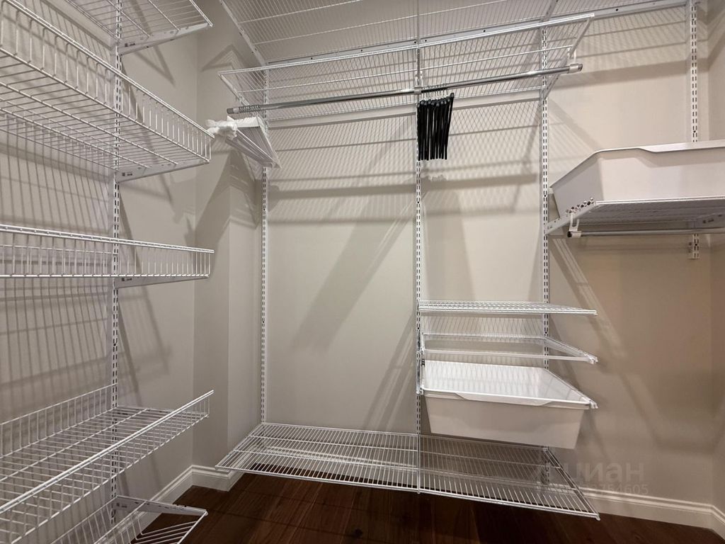 m. ZIL: Apartment, 2-rooms