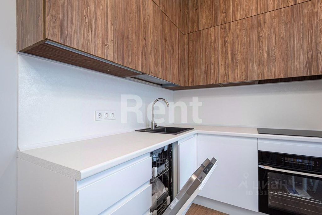 m. Verkhnie Kotly: Apartment, 2-rooms