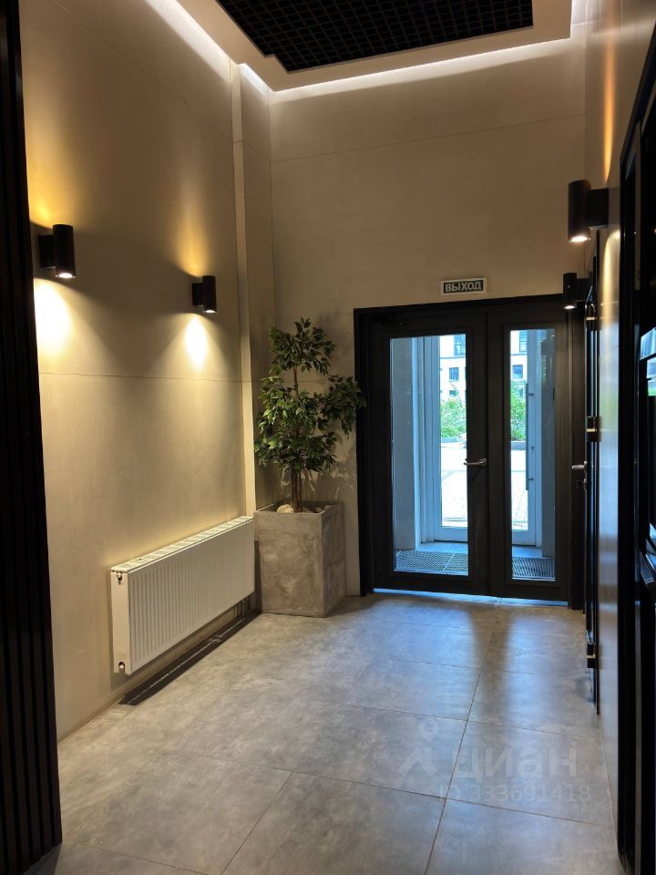 m. ZIL: Apartment, 2-rooms