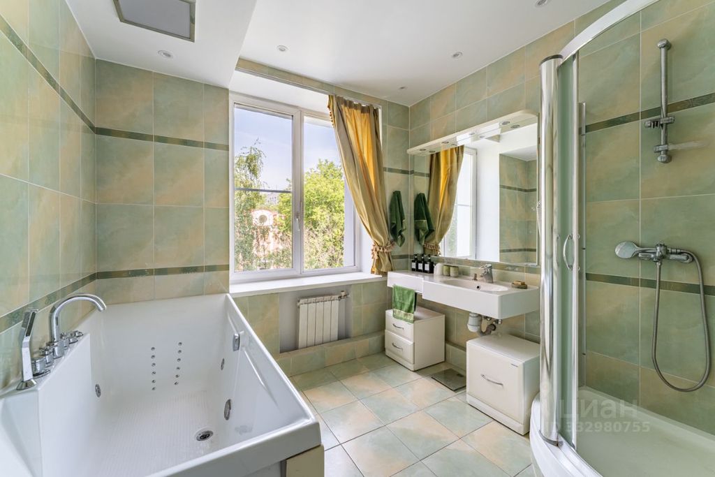 m. Ulitsa 1905 goda: Apartment, 2-rooms