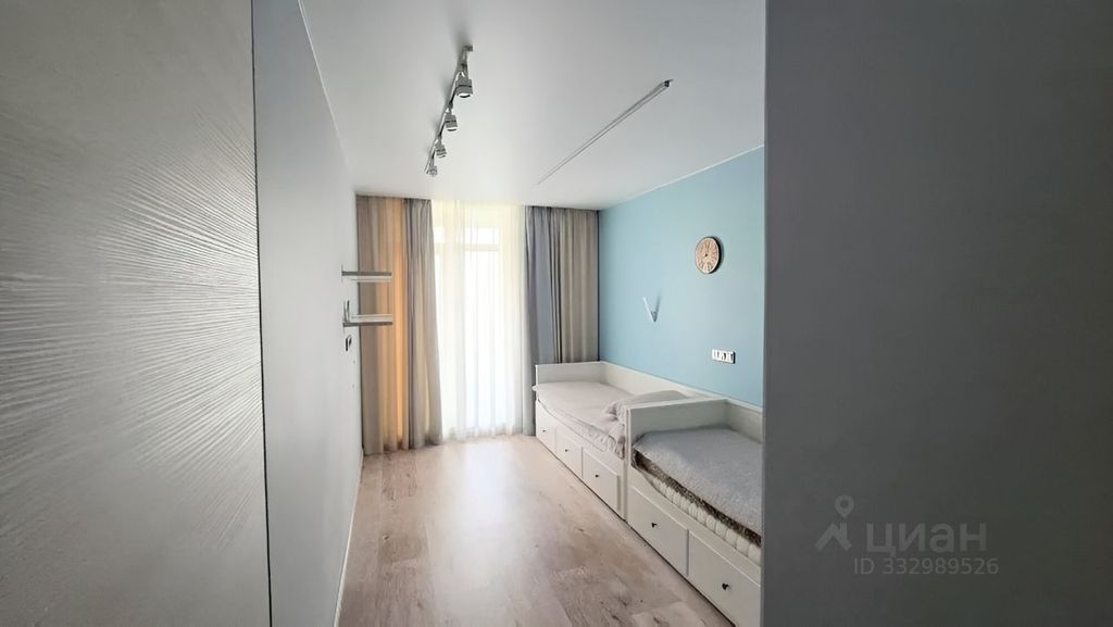 m. Pyatnitskoe shosse: Apartment, 3-rooms