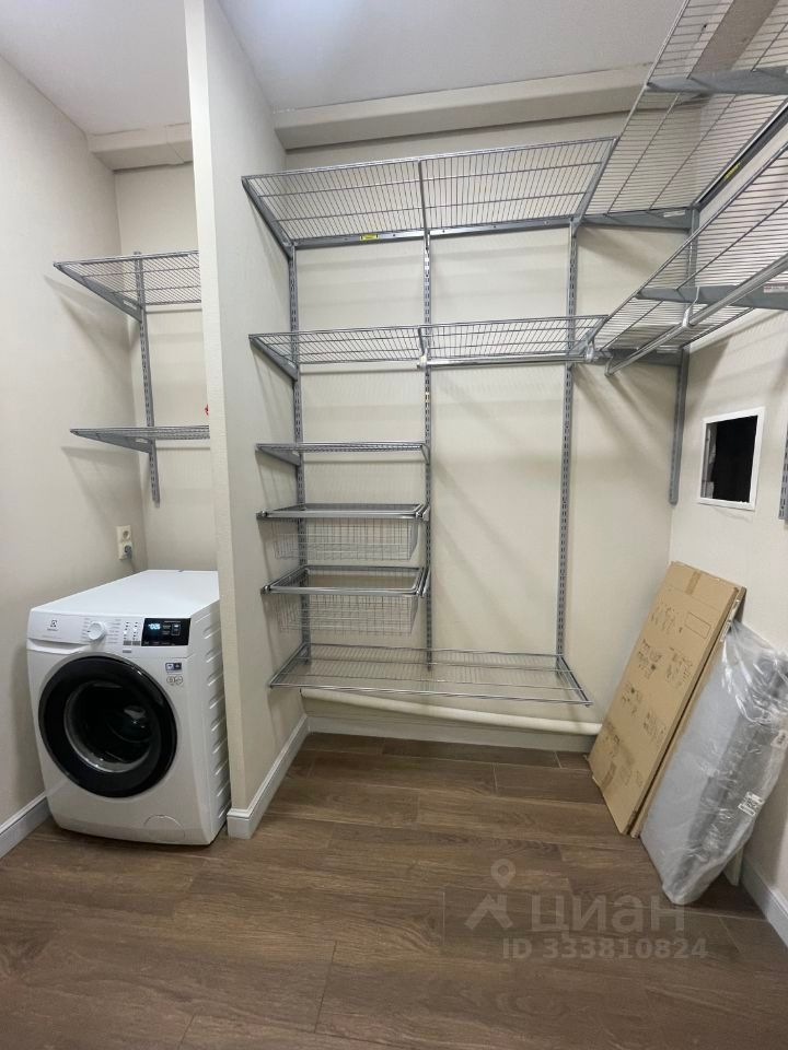 m. Lukhmanovskaya: Apartment, 3-rooms