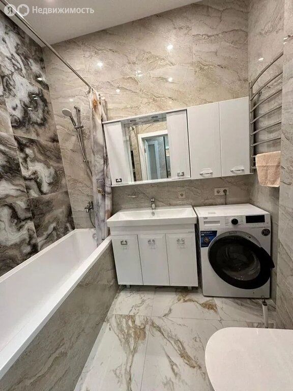 m. ZIL: Apartment, 1-rooms
