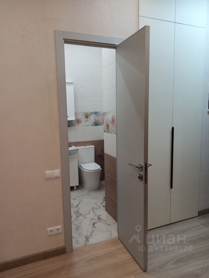 m. ZIL: Apartment, 2-rooms