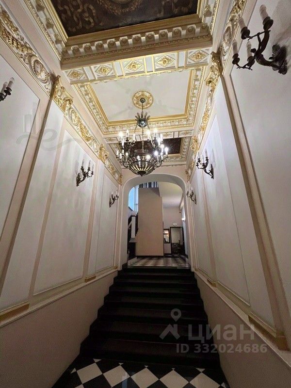 m. Trubnaya: Apartment, 4-rooms
