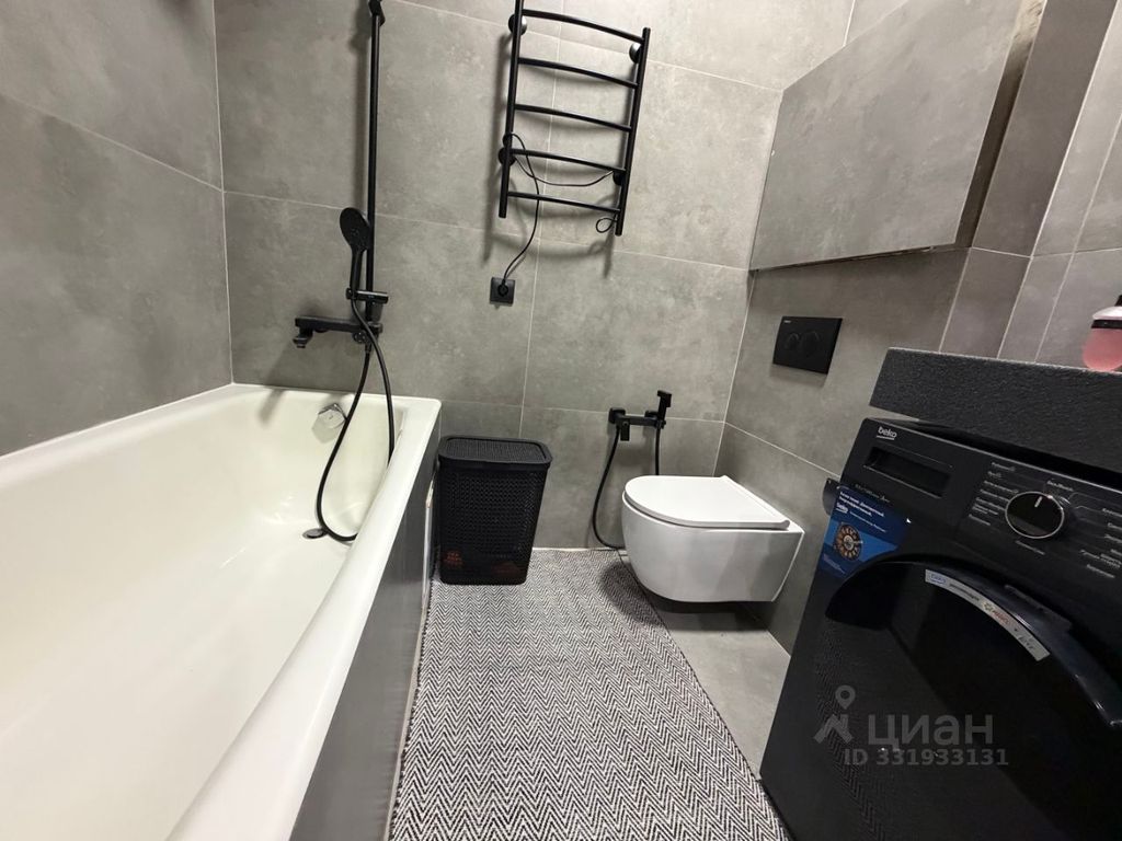 m. ZIL: Apartment, 1-rooms