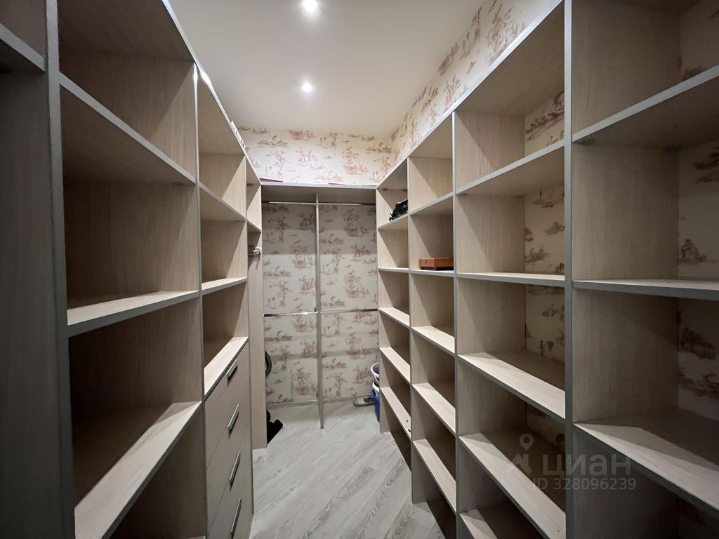 m. Krasnogorskaya: Apartment, 3-rooms